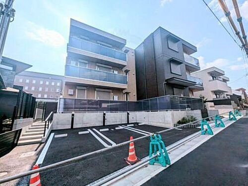 大阪府吹田市山田東４丁目 3階建 