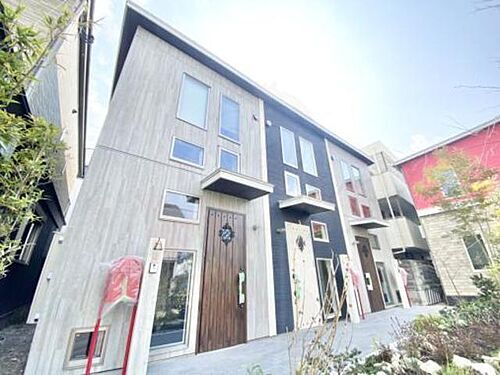 大阪府吹田市日の出町 築1年11ヶ月 2階建