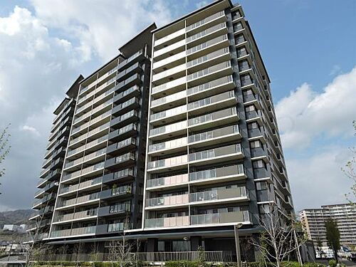 大阪府茨木市彩都やまぶき１丁目 14階建 築15年9ヶ月