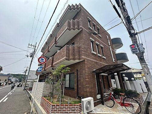 大阪府堺市北区百舌鳥梅町３丁 3階建 築32年9ヶ月