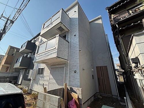 大阪府堺市堺区大浜中町２丁  3階建