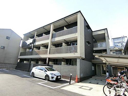 京都府京都市右京区梅津石灘町 築10年10ヶ月 3階建