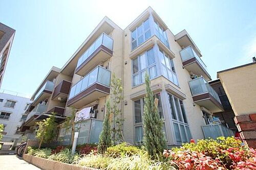 大阪府摂津市別府３丁目 築11年3ヶ月 3階建