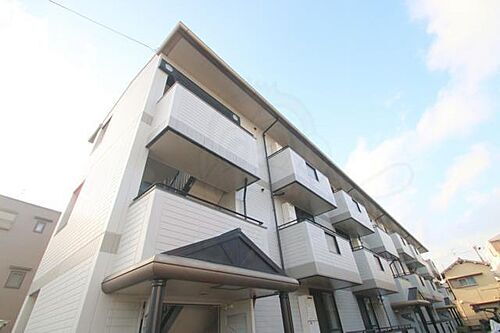 大阪府摂津市東正雀 築27年4ヶ月 3階建