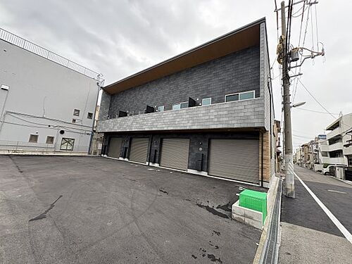 兵庫県尼崎市西難波町５丁目  2階建