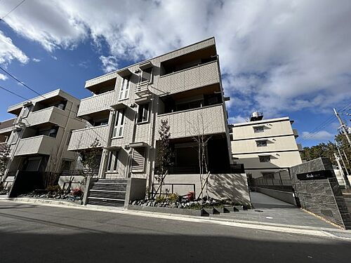 兵庫県尼崎市南武庫之荘３丁目 3階建 