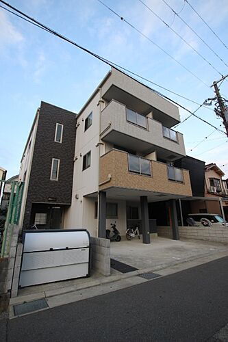 兵庫県尼崎市立花町１丁目 築10年11ヶ月 3階建