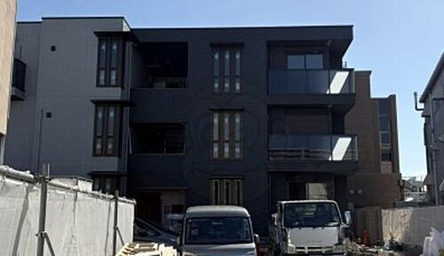 兵庫県西宮市津門大塚町 3階建 