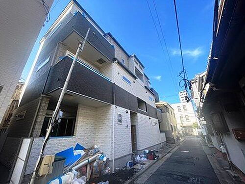 兵庫県尼崎市南竹谷町１丁目 3階建 