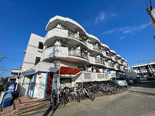 福岡県福岡市東区和白３丁目 3階建