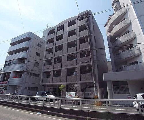 京都府京都市右京区西京極西池田町 6階建