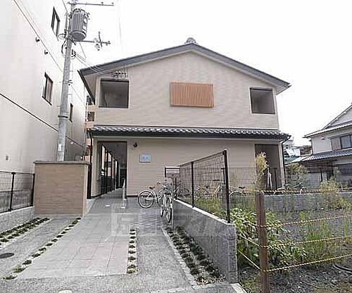 レオパレス東寺 2階建