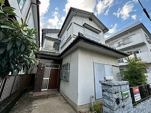 大阪府箕面市瀬川２丁目 2階建