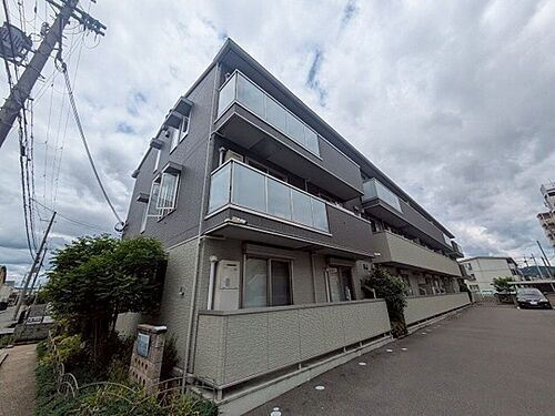 大阪府茨木市畑田町 3階建