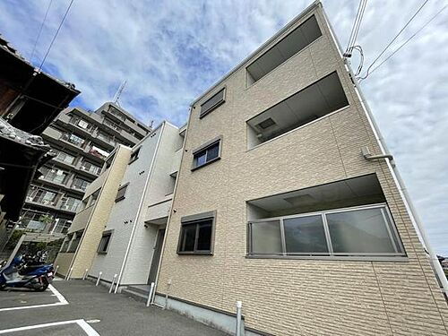 大阪府寝屋川市対馬江東町 築7年2ヶ月 3階建