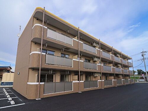 栃木県小山市大字小山 3階建 