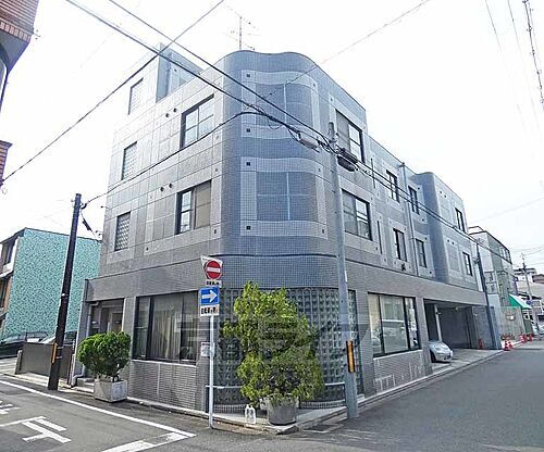 京都府京都市下京区西若松町 築28年10ヶ月 3階建