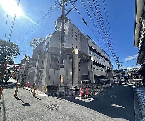 京都府京都市東山区毘沙門町 築35年8ヶ月 4階建