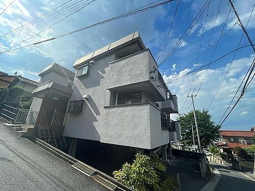 滋賀県大津市本宮２丁目 築40年10ヶ月 3階建