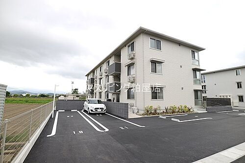 福岡県糟屋郡粕屋町大字阿惠 3階建