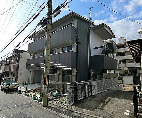 京都府向日市上植野町御塔道 3階建 築3年8ヶ月