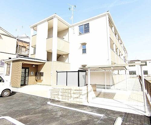 京都府京都市伏見区羽束師鴨川町 築4年10ヶ月 3階建