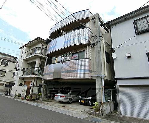 京都府長岡京市一里塚 築33年2ヶ月 3階建