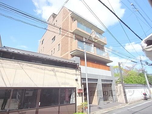 京都府京都市左京区新丸太町 築18年11ヶ月 6階建