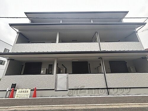 京都府京都市伏見区下中町 賃貸アパート