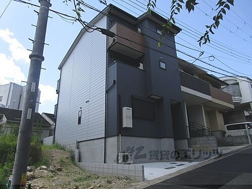 京都府京都市伏見区桃山町泰長老 3階建 築2年2ヶ月