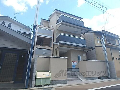 京都府京都市伏見区深草直違橋８丁目 賃貸アパート