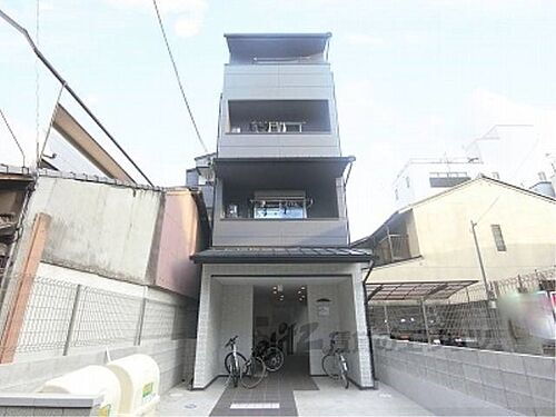 京都府京都市上京区二本松町 築3年9ヶ月 4階建