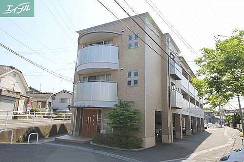 岡山県岡山市北区谷万成１丁目 3階建