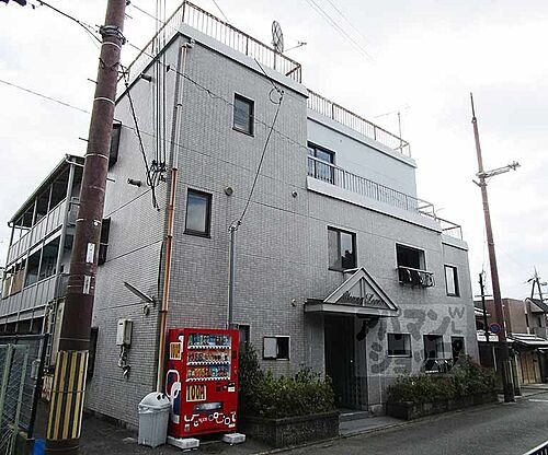 京都府京都市北区衣笠西御所ノ内町 3階建