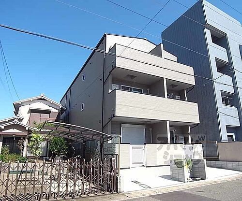 京都府京都市右京区西京極郡町 3階建 築7年1ヶ月