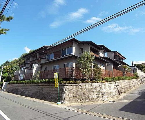 京都府京都市伏見区桃山町島津 築9年2ヶ月 2階建