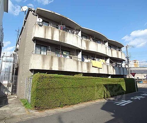 京都府京都市右京区西京極郡町 築28年8ヶ月 3階建