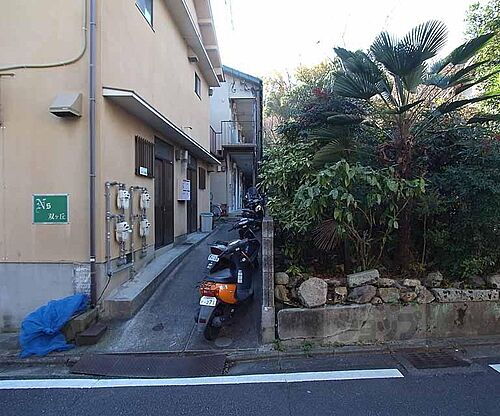 京都府京都市右京区御室岡ノ裾町 2階建 築26年11ヶ月