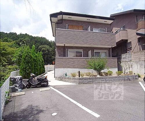 京都府京都市右京区鳴滝松本町 築16年5ヶ月 2階建