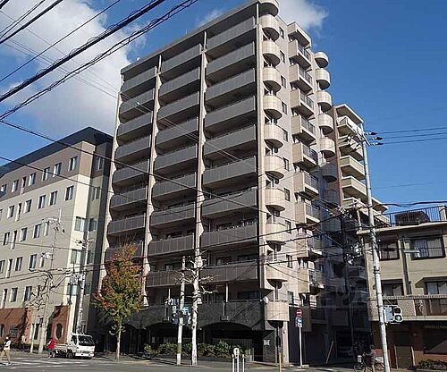 京都府京都市下京区七条御所ノ内北町 11階建