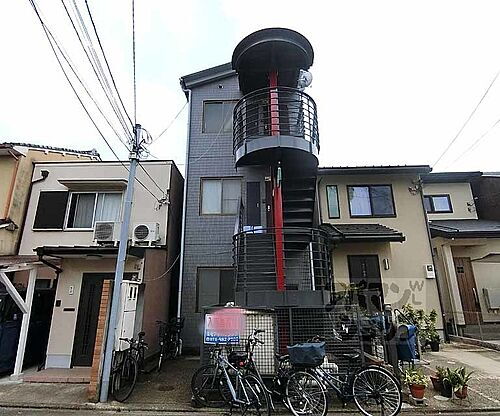京都府京都市中京区西ノ京北壺井町 築35年9ヶ月 3階建