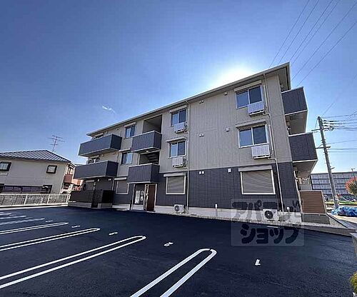 京都府京都市右京区嵯峨野芝野町  3階建