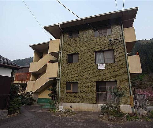 京都府京都市左京区八瀬近衛町 3階建 築45年6ヶ月