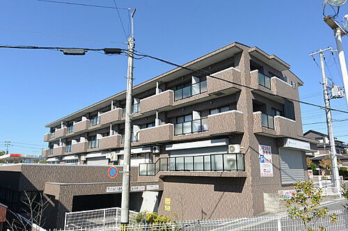 京都府八幡市男山松里 賃貸マンション