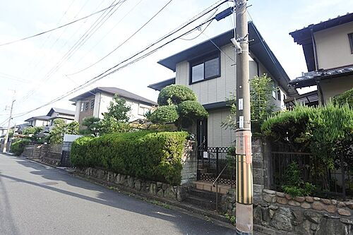 朝日２丁目貸家