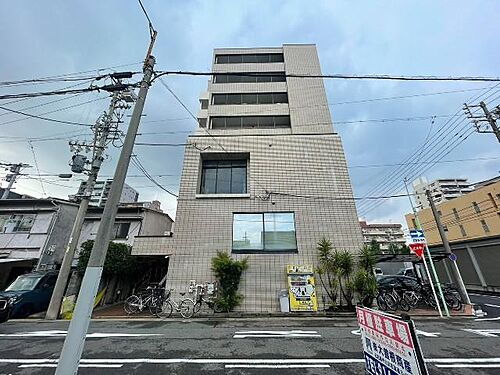 若葉ビル 7階建