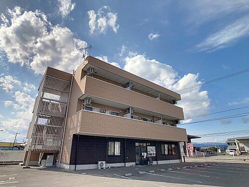 Ｕ－ＢＵＲＧ 3階建