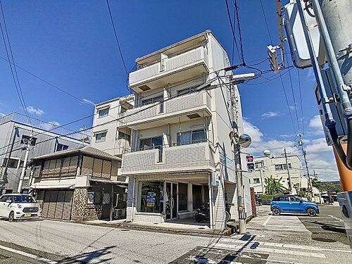 サクレクール 4階建