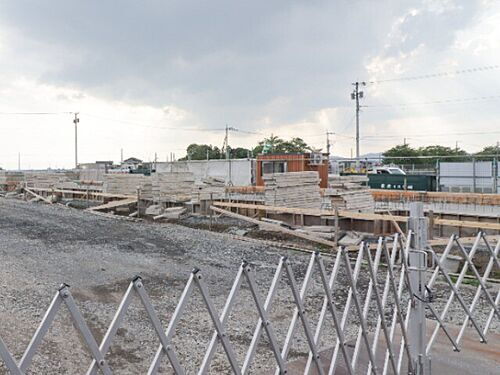 栃木県小山市城西１丁目 2階建 