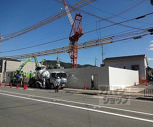 京都府京都市山科区竹鼻竹ノ街道町 6階建 